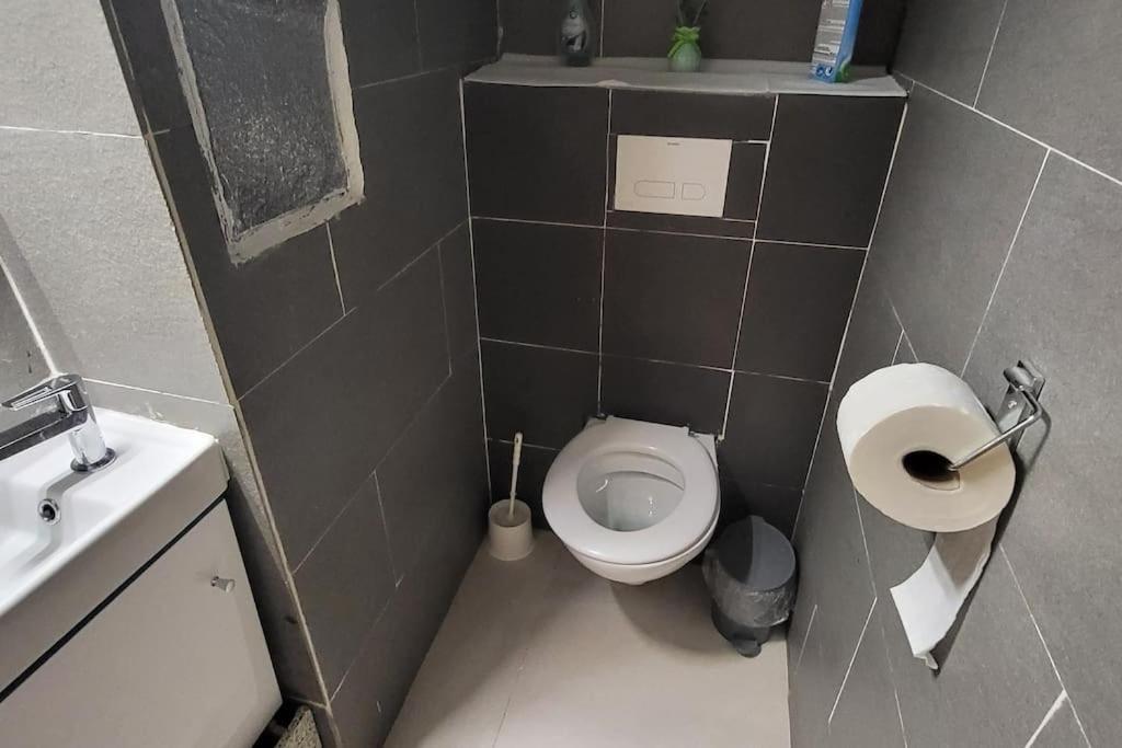 Gemuetliches Loft 150 M Von Slk Klinikum Boeckingen Apartment Heilbronn Luaran gambar